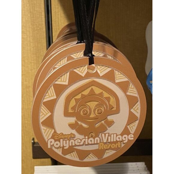 Disney Parks Polynesian Resort Tiki Totem Acrylic Ornament NEW Holidays Tropical - Picture 1 of 2